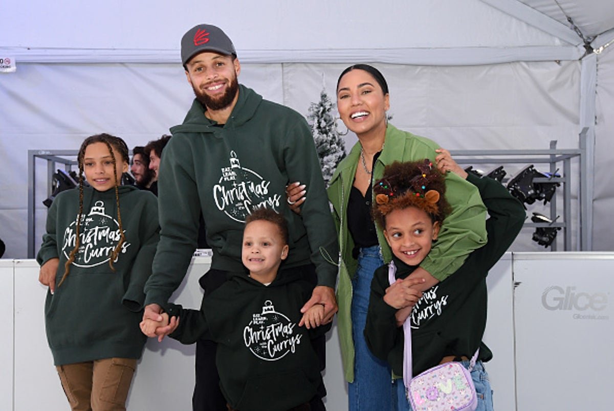 Steph Curry’s spouse and mom wipe away tears after tense confrontation with Paris police