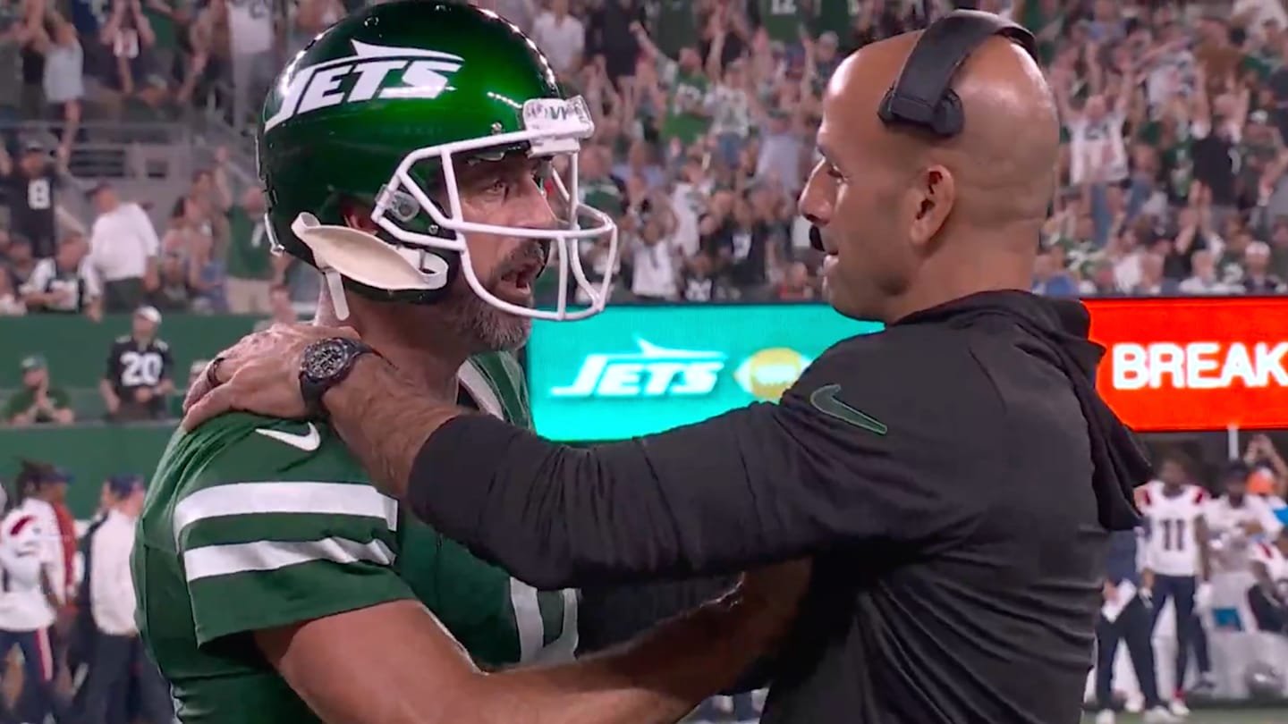 Awkward Aaron Rodgers-Robert Salah Handshake After Jets TD Led to Loads of Confusion