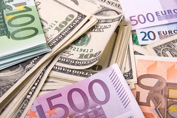 EUR/USD recovers losses as tender US PCE inflation weighs on US Greenback