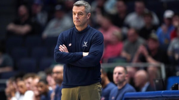 Tony Bennett, longtime Virginia males’s basketball coach, unexpectedly retires earlier than begin of the season