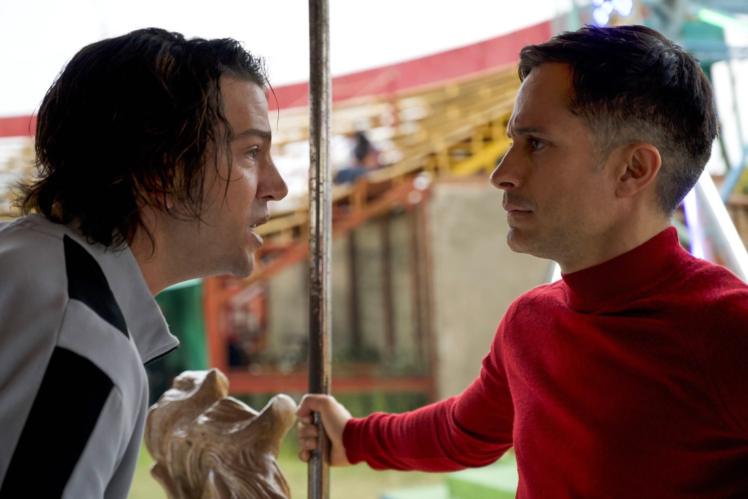 Hulu’s new boxing drama is a knockout, due to the spellbinding Diego Luna and Gael García Bernal