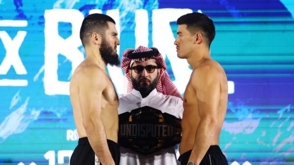 Artur Beterbiev vs. Dmitry Bivol stay round-by-round updates