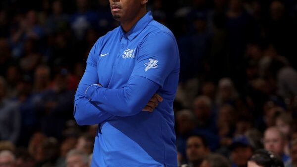 Report: Penny Hardaway Removes 3 Coaches from Memphis CBB Employees; 8 Whole in Offseason