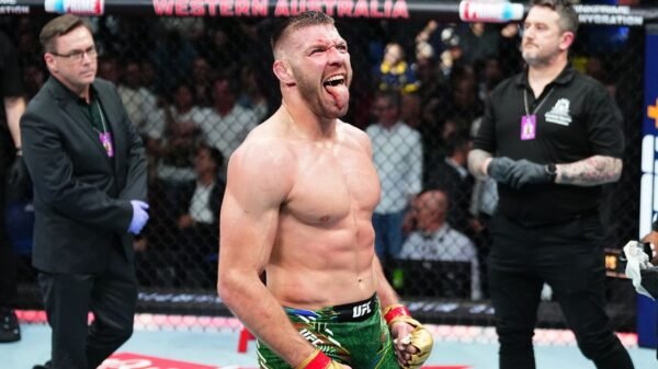 Dricus du Plessis sends message to Khamzat Chimaev after watching him beat Robert Whittaker at UFC 308