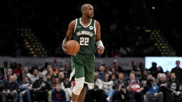 NBA Rumors: Khris Middleton Stays Out Indefinitely for Bucks amid Damage Rehab