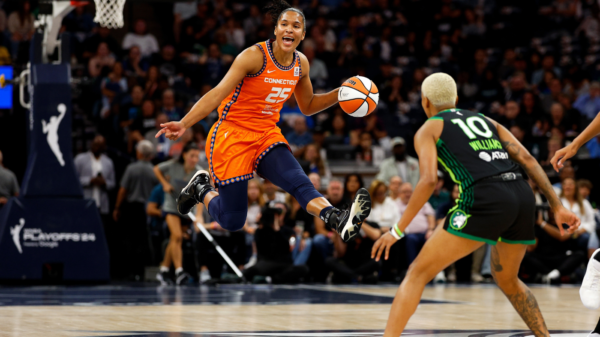 Lynx vs. Solar WNBA playoffs: Alyssa Thomas has near-triple-double in Connecticut’s hard-fought win