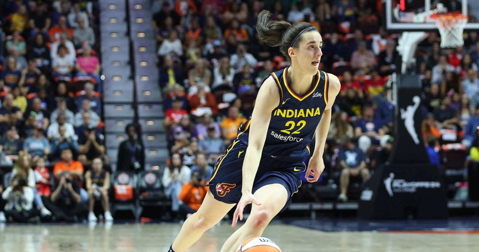 Caitlin Clark Displays on Historic 2024 WNBA Rookie Season with Fever in Pictures