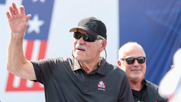 Dolphins Legend Larry Csonka Posts Champagne Picture as Payments Finish Chiefs Undefeated Run