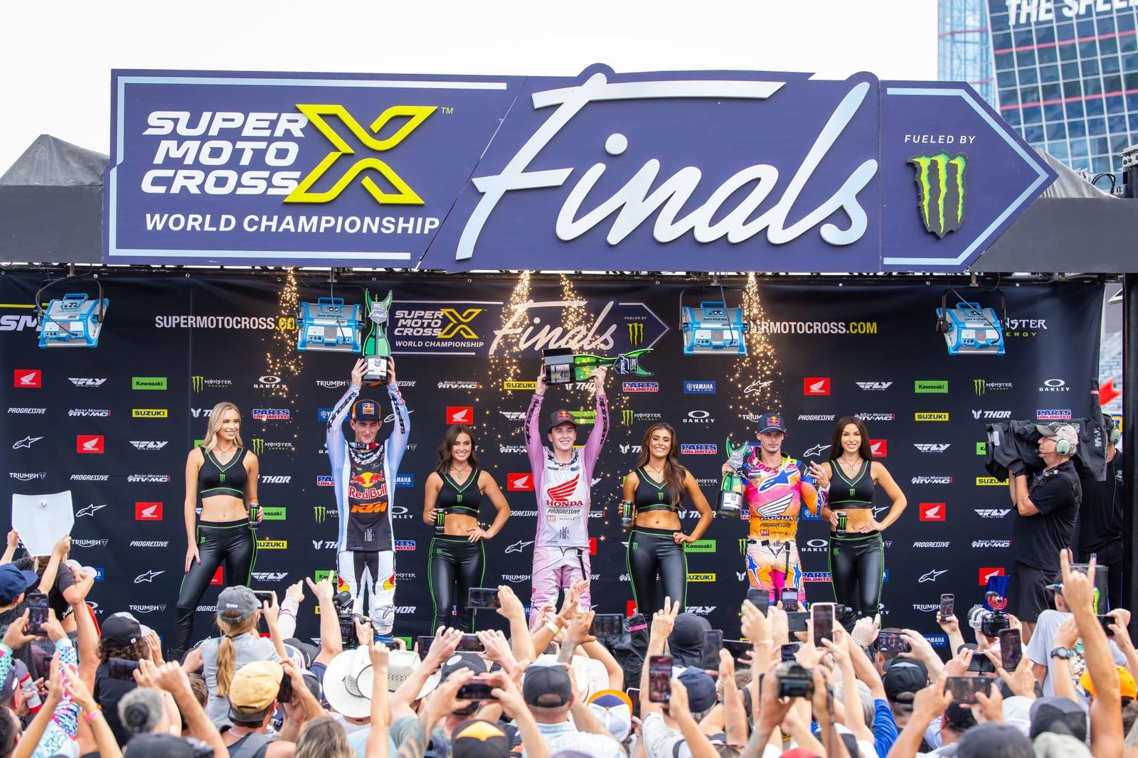 2024 SMX PLAYOFF ROUND 2 RACE REPORT : LAWRENCE & DEEGAN VICTORIOUS