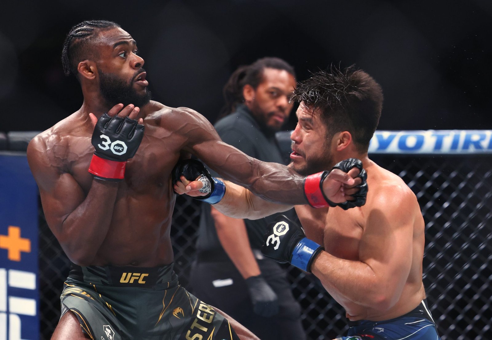 UFC free battle: Aljamain Sterling wins third title protection in slim cut up vs. Henry Cejudo