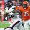 Joe Mixon Fantasy Hub: Week 15 Harm Replace, Begin/Sit Recommendation, Projections, and Extra