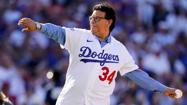 MLB legend Dave Winfield remembers Fernando Valenzuela forward of World Sequence Sport 1