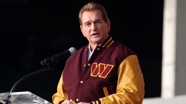 NFL legend Joe Theismann provides free automobiles to service members for Military-Navy sport