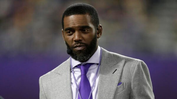 NFL legend Randy Moss reveals most cancers analysis, surgical procedure