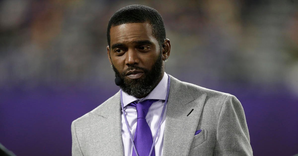 NFL legend Randy Moss reveals most cancers analysis, surgical procedure