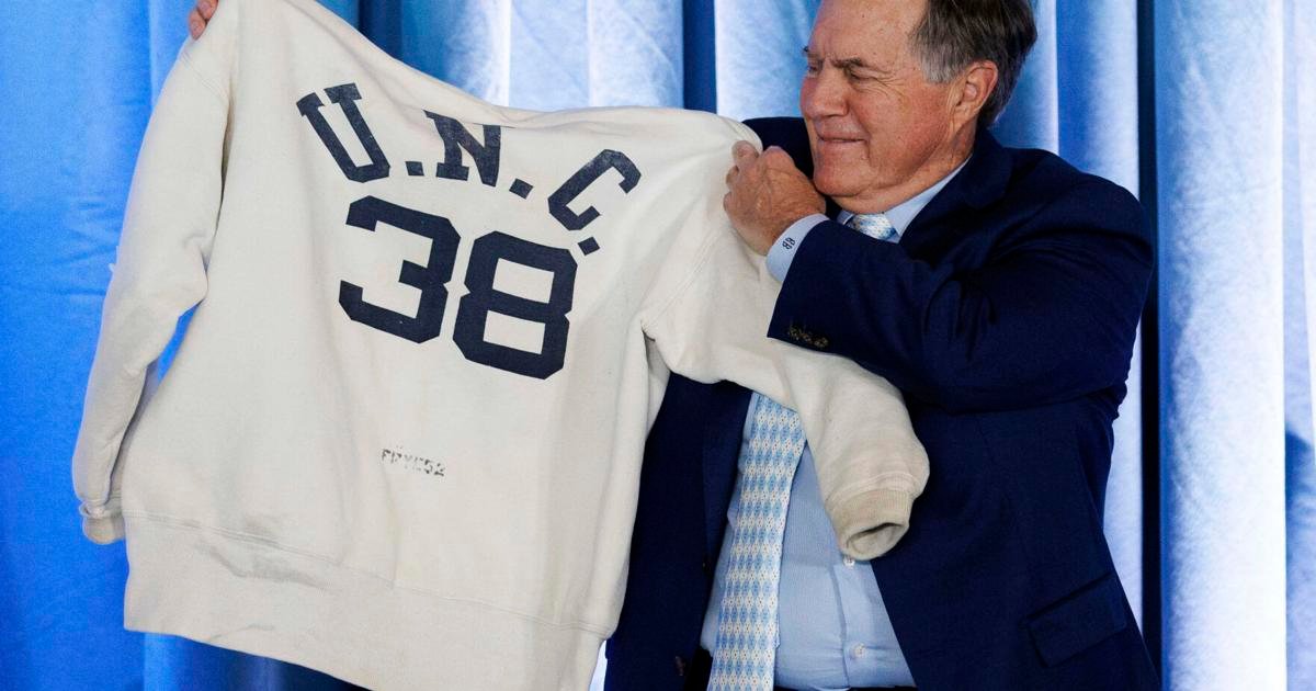 Invoice Belichick will get heat welcome as head soccer coach at UNC, together with short-sleeved grey hoodie