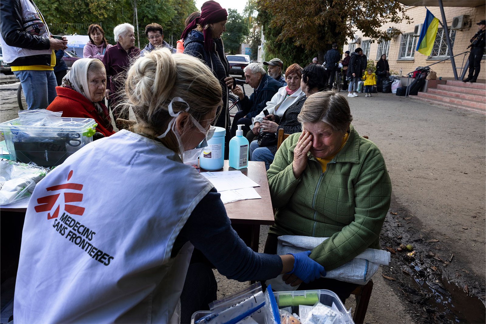 Caring for sufferers from battle zones