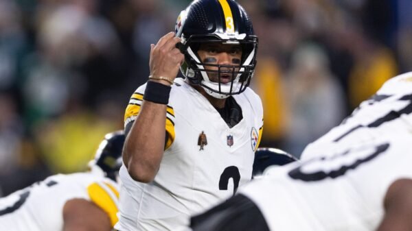 NFL Insider Hints at Russell Wilson Getting a $100,000,000 Contract From Steelers Following Profitable Season