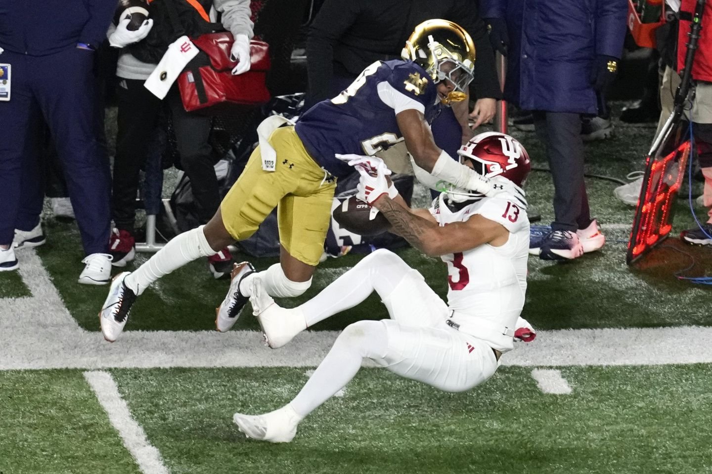 Notre Dame protects dwelling subject in new postseason period with 1st playoff win, 27-17 over Indiana