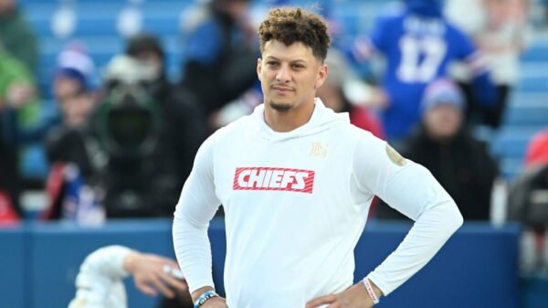 Patrick Mahomes Sends 3-Phrase Message With MLB Neighborhood to Mourn HOF Rickey Henderson’s Passing