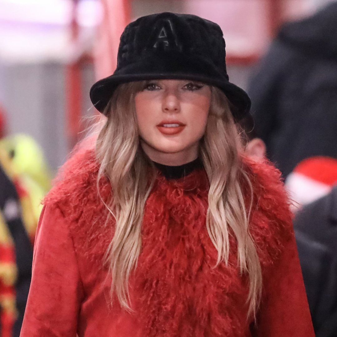 Taylor Swift Helps Travis Kelce at Chiefs Recreation After Eras Tour Ends