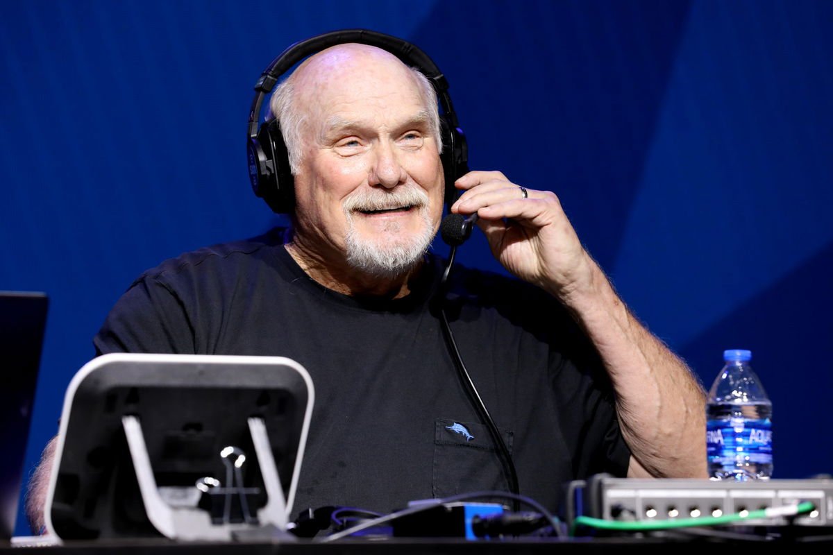 Terry Bradshaw Publicly Confesses $140,000 Mislead Jimmy Johnson as FOX Broadcaster Exposes Actuality of New Profession