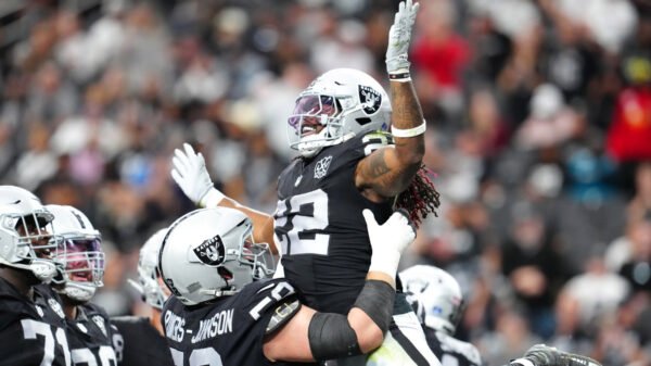 Raiders snap 10-game dropping streak, however could have price themselves No. 1 choose