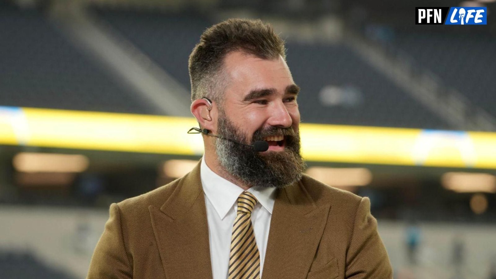 ‘This Man Is the GOAT’ — NFL World Lauds ‘Santa Claus’ Jason Kelce Over Viral Pregame Second With Packers Followers at Lambeau Area