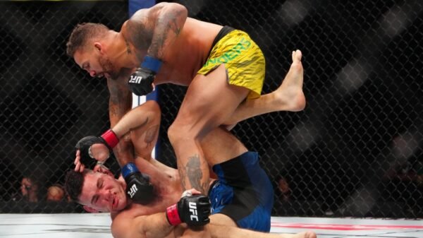 Eryk Anders def. Chris Weidman at UFC 310: Greatest photographs