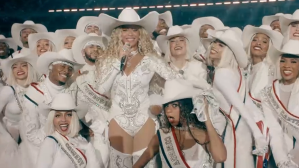 Beyoncé Sq.-Dances With Blue Ivy In NFL Gameday Halftime ‘A Cowboy Carter Christmas’