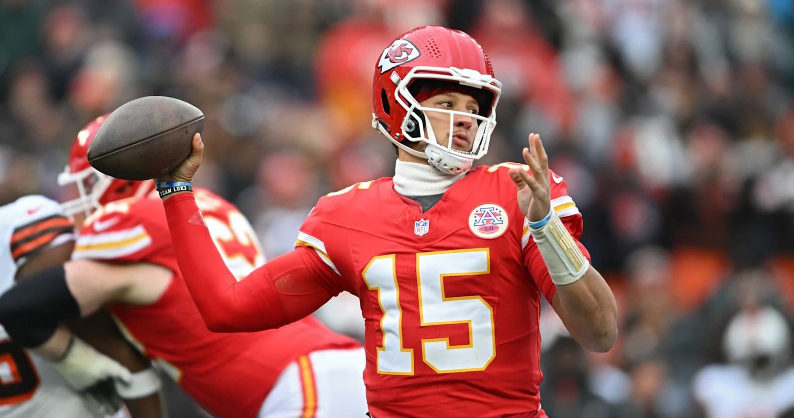 Patrick Mahomes, Joe Burrow, Extra NFL Gamers’ Vacation Presents to Teammates Revealed