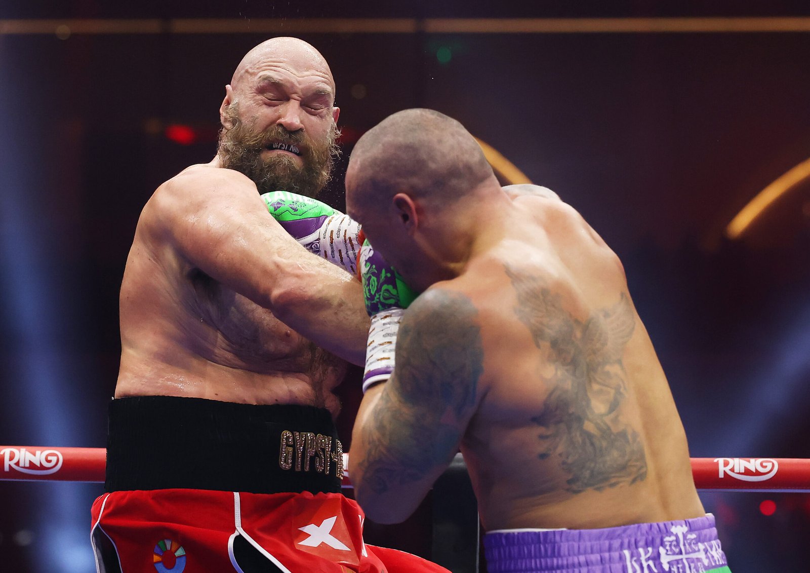 Video: Oleksandr Usyk vs. Tyson Fury 2 boxing battle highlights