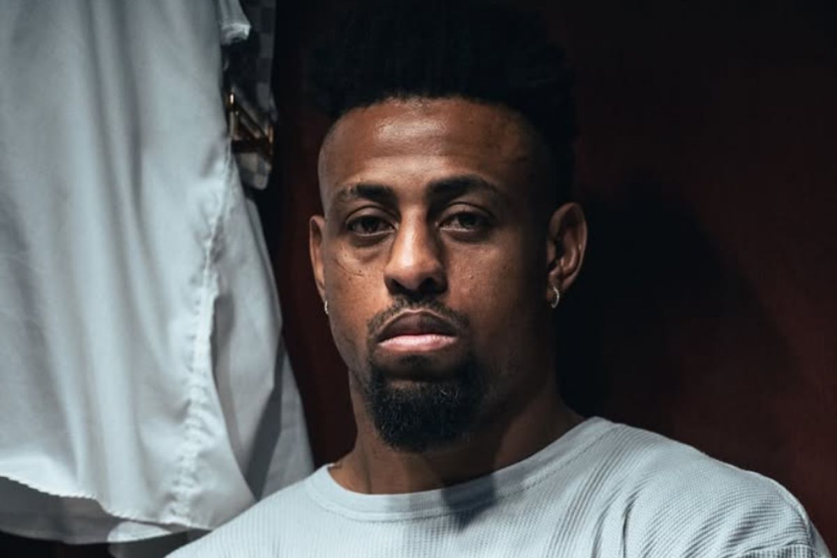 Former Panthers Star Greg Hardy Brutally Knocked Out Despite 52-Pound Advantage in MMA Fight
