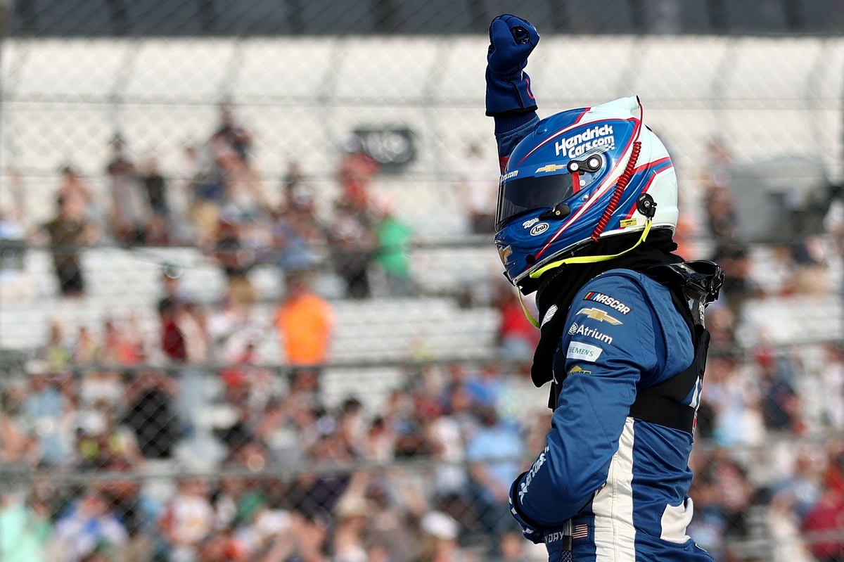 Corey Day runs down Allgaier to win NASCAR O’Reilly race at Dover