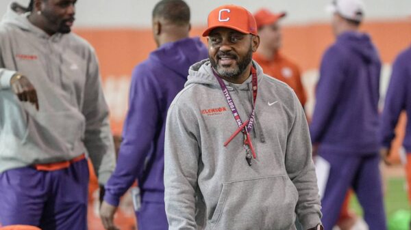 Recently Offered Cornerback Swaps Tennessee Official Visit for Clemson