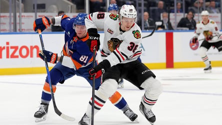 Islanders unable to erase poor first period in 4-3 loss to Blackhawks