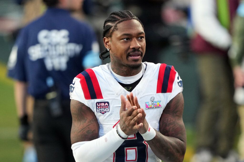 NFL Legend Reveals 2 Landing Spots for Stefon Diggs After A.J. Brown’s Highly-Anticipated Trade to Patriots