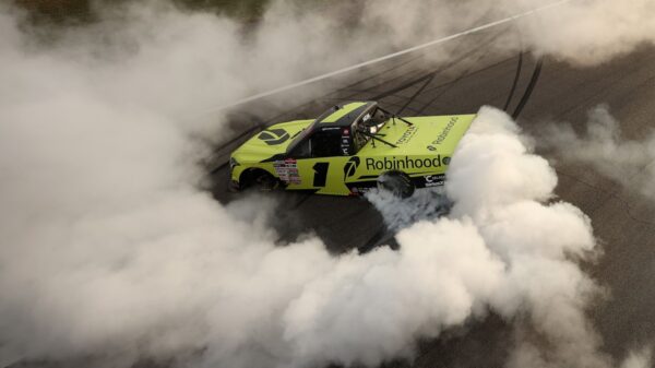 Corey Heim holds off teammate in dramatic 0.090s finish at Rockingham