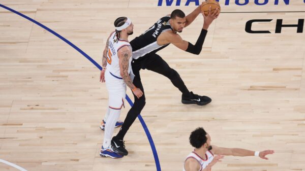 ‘Most Entertaining Basketball Game in a Long Time’ — Former NFL  Linebacker Applauds ‘Violent’ Spurs-Knicks Game 3