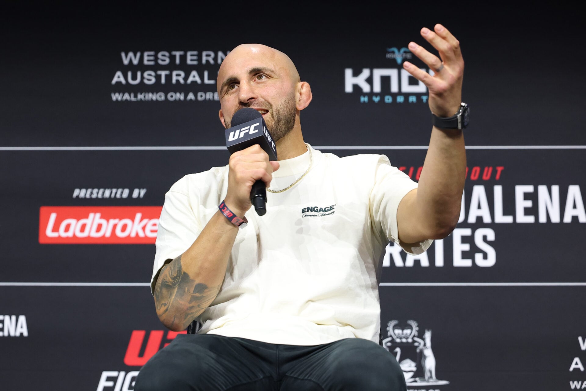 Alexander Volkanovski declares he’s open to step in last minute at UFC Freedom 250 after arriving in Washington