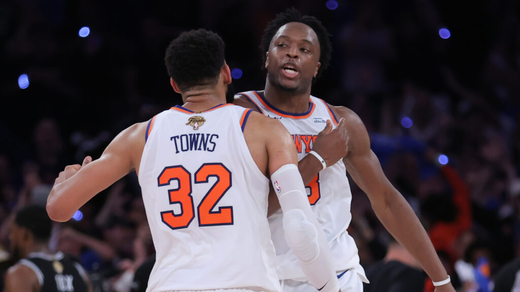 Knicks stun Spurs with largest comeback in NBA Finals history
