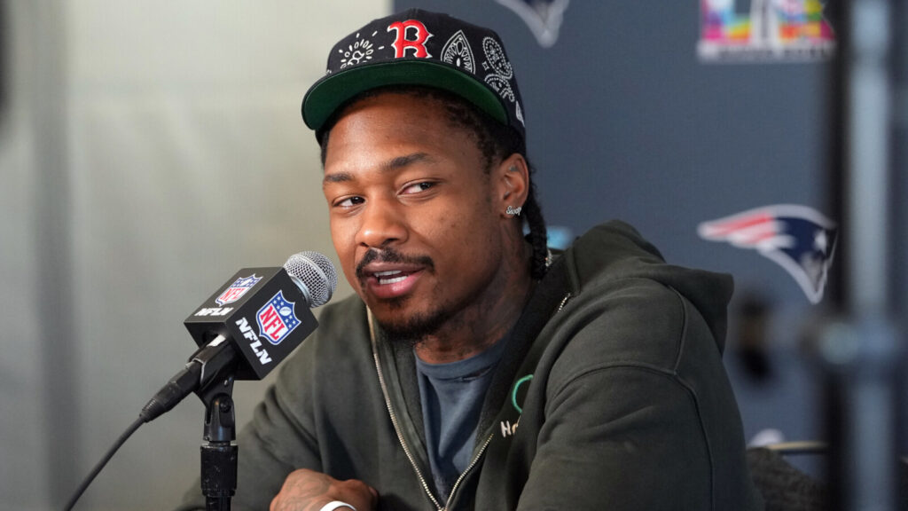 Stefon Diggs breaks silence about uncertain future amid Commanders rumors