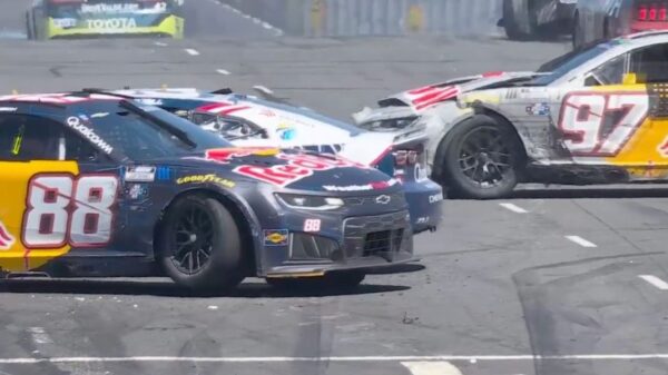 Shane van Gisbergen, Zilisch crash out in huge restart pileup at NASCAR San Diego