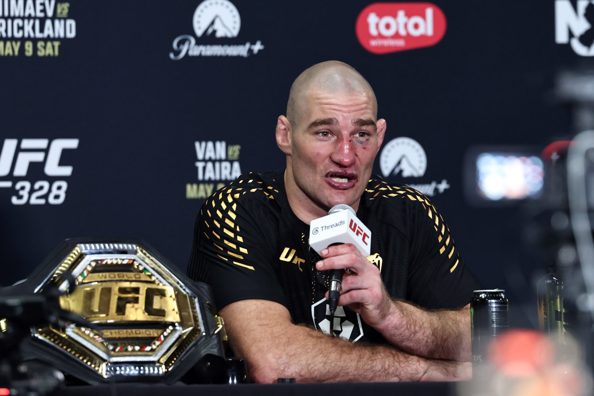 Sean Strickland trolls Dustin Poirier over arrest video in new training photos