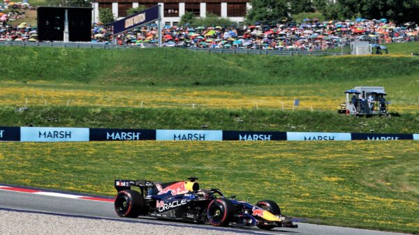 Crash de Verstappen : Max tacle la lenteur de la FIA, Russell défend la décision