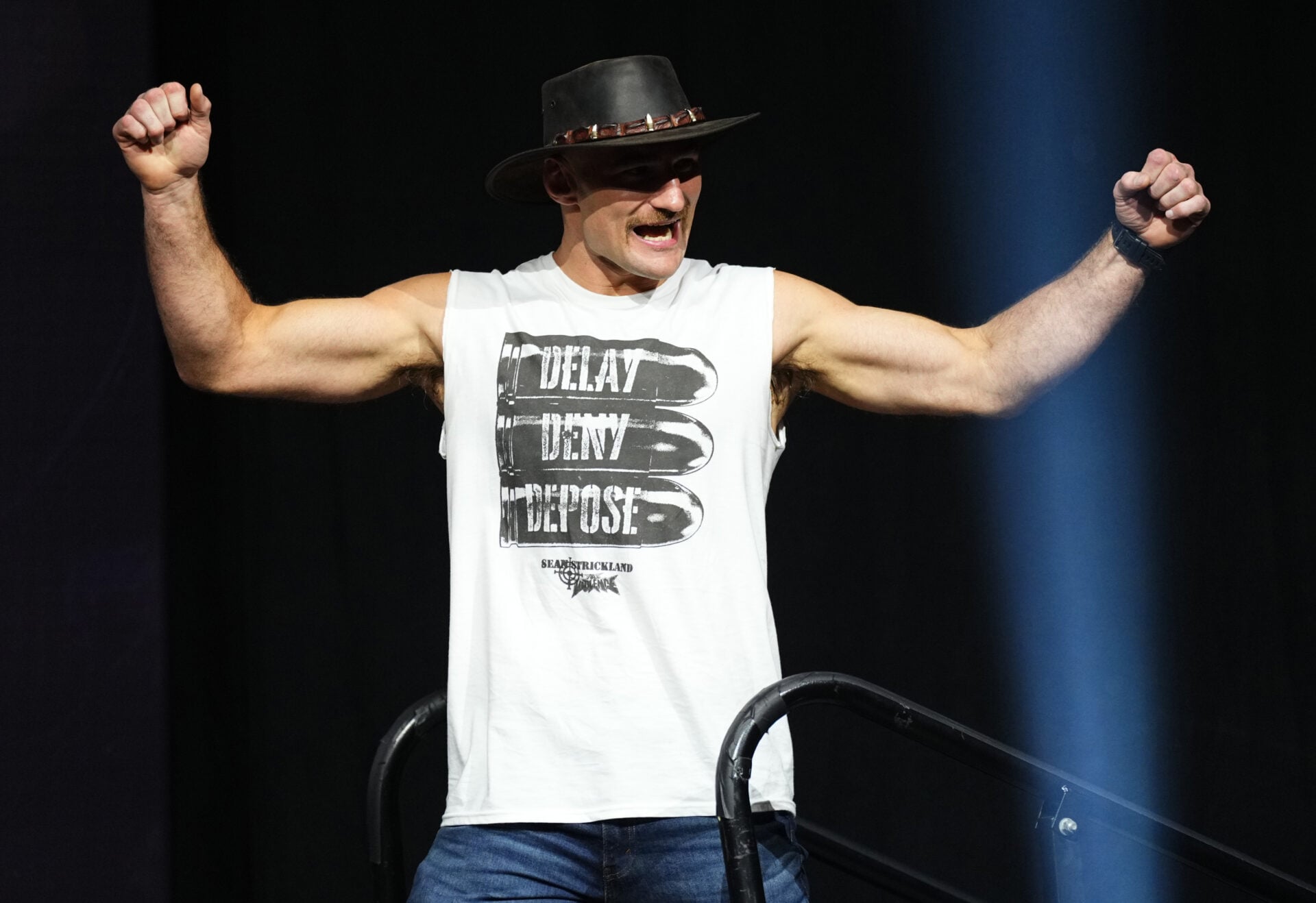 Watch Sean Strickland choke out a fan during impromptu spar on beach in Florida