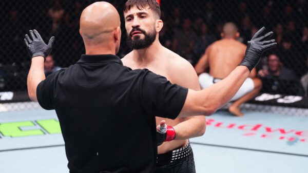 Legendary MMA coach blasts ‘scumbag’ referees in epic rant after controversial UFC Baku stoppage