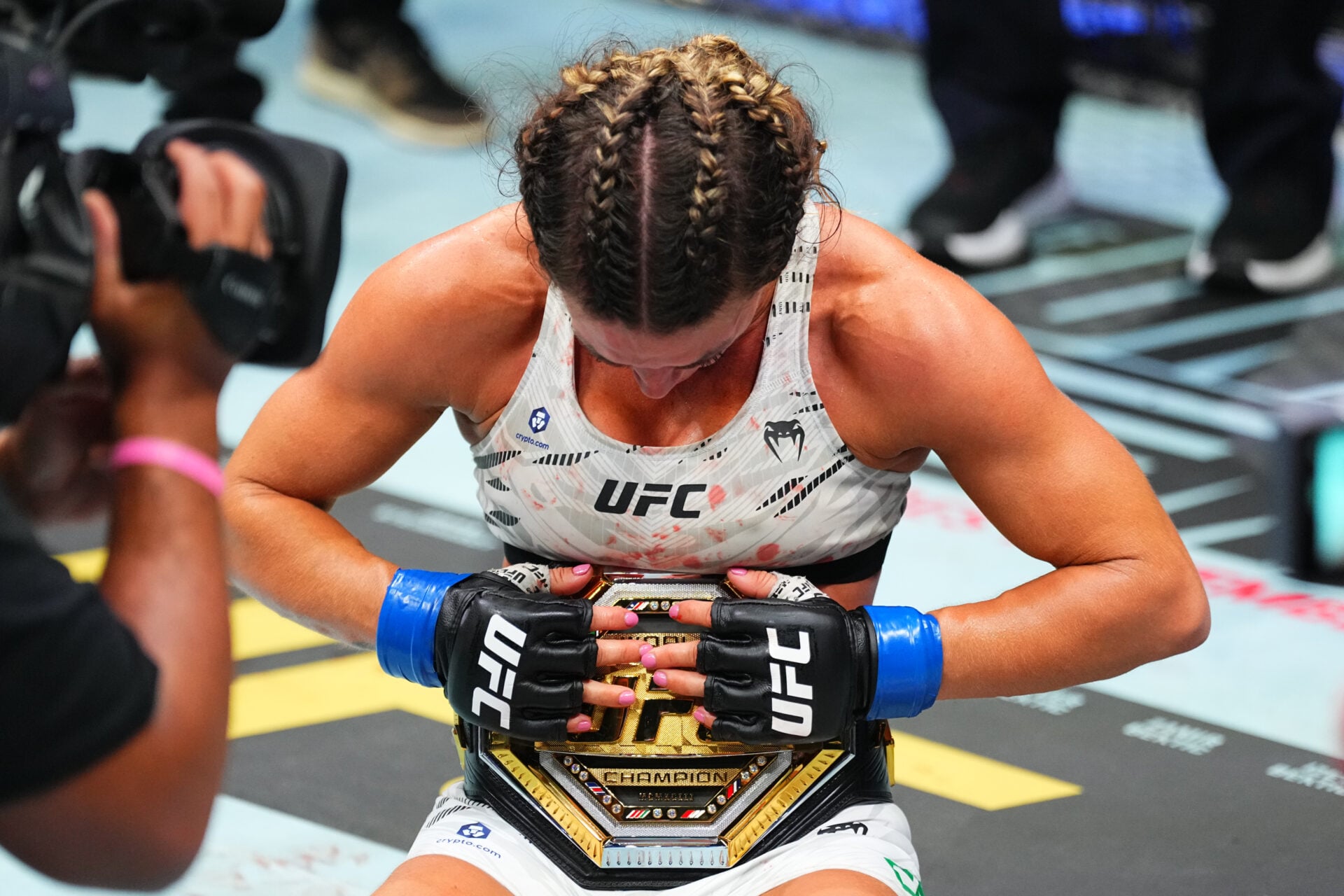 Mackenzie Dern reveals how Gillian Robertson beat out Weili Zhang for UFC 330 title shot