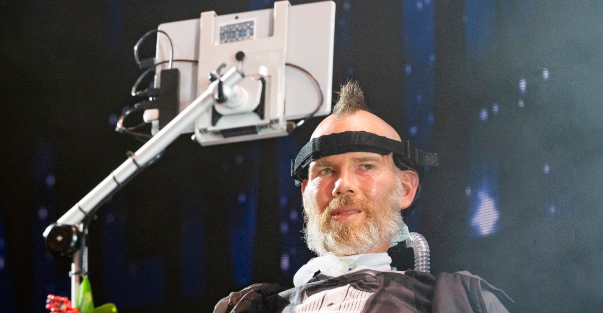 Saints legend Steve Gleason shows support for Chris Johnson following ALS diagnosis