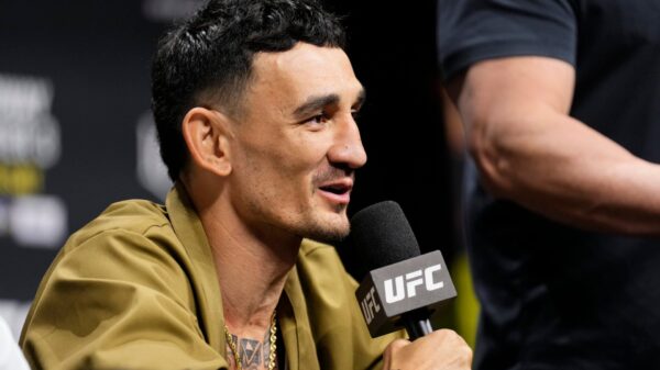 Max Holloway addresses viral photo of him that is circulating of him and has fans worried about UFC 329